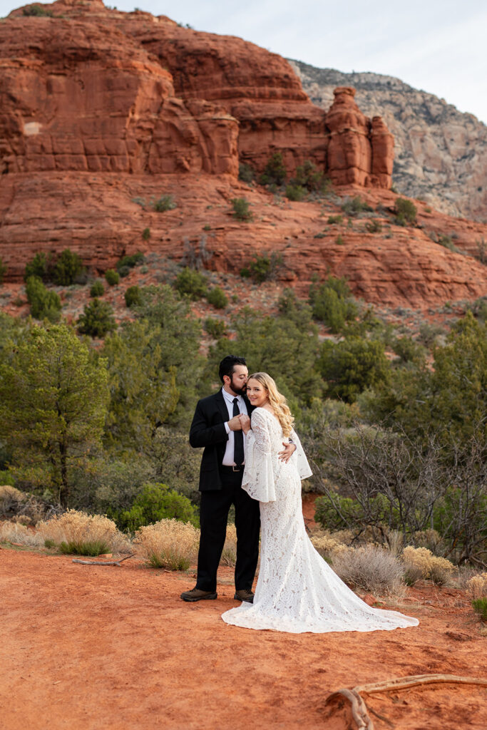 boho elopement couple in sedona