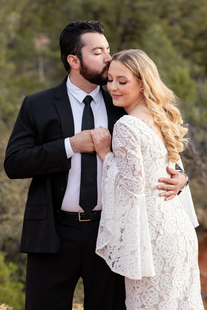 boho elopement couple in sedona