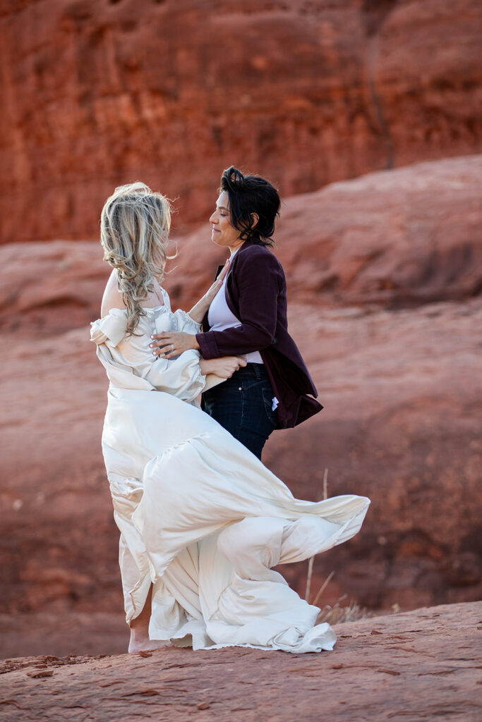 intimate emotional elopement ceremony in sedona az