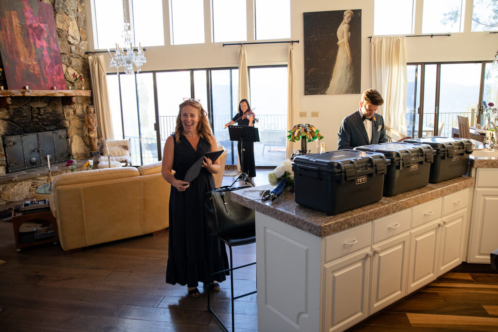 violinist playing for the couple at the airbnb