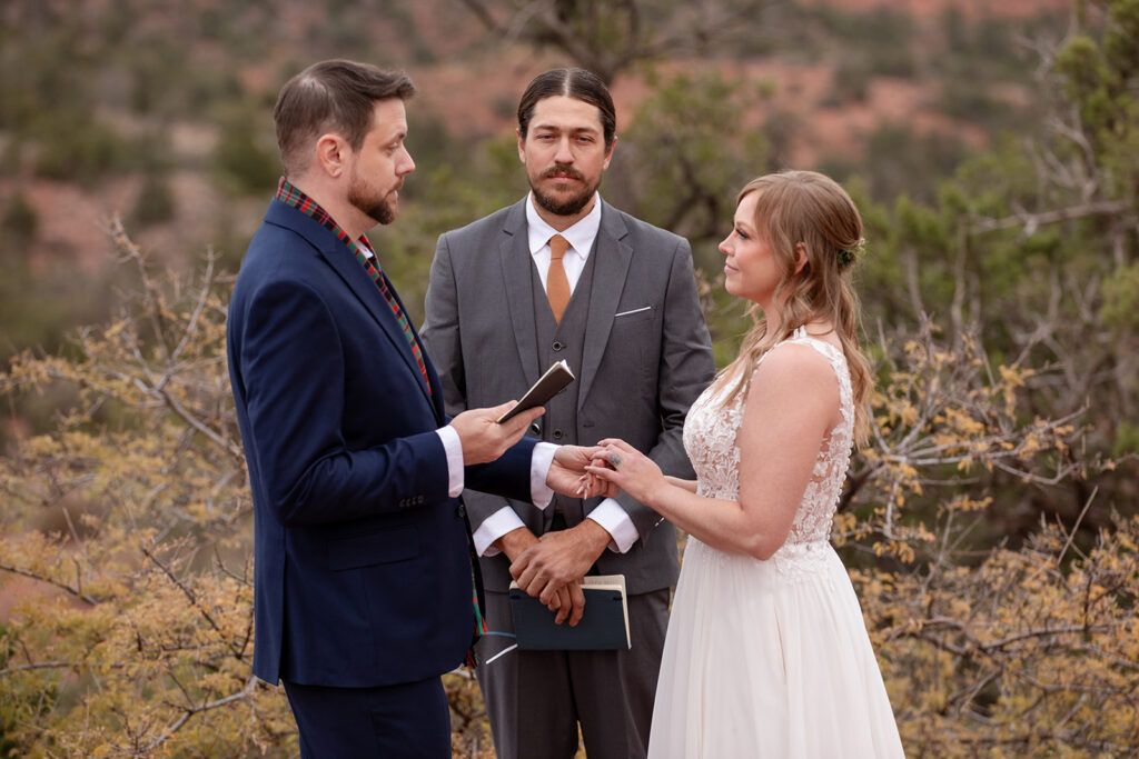 Sedona elopement ceremony near Lovers Leap Overlook