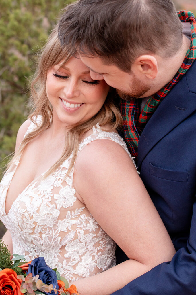 beautiful sedona elopement surrounded by red rocks