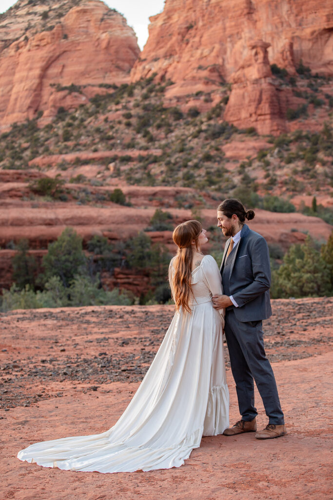 an adventurous elopement in sedona