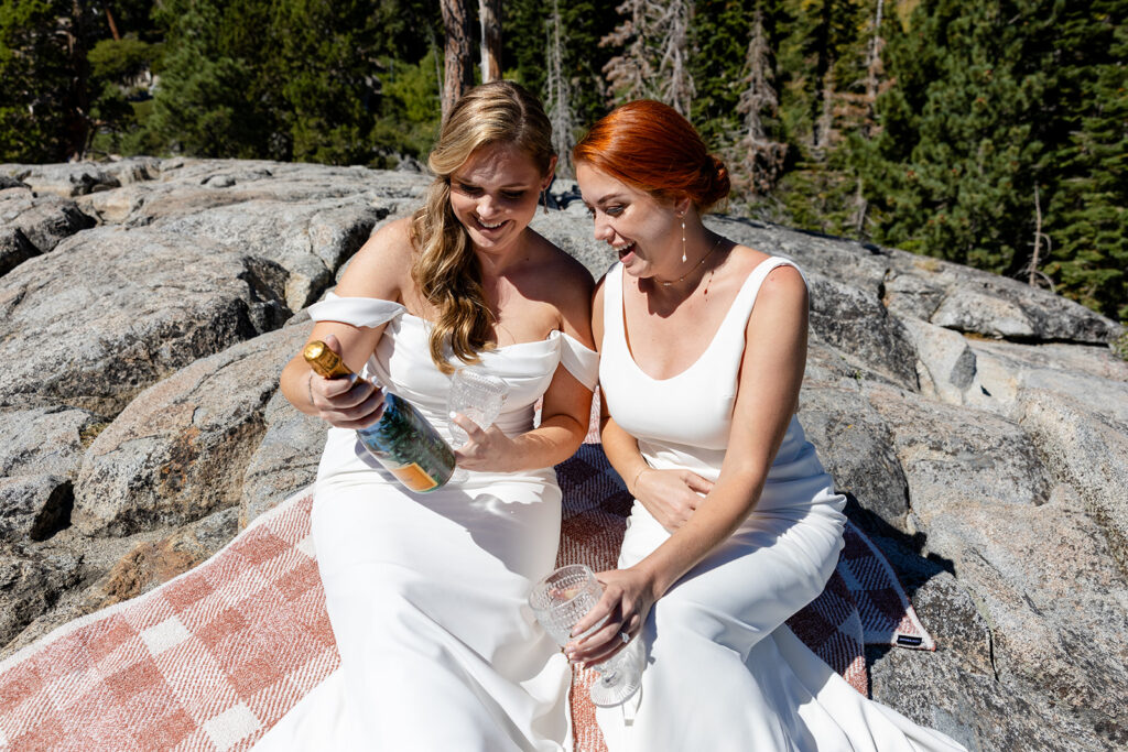 elopement couple enjoying a picnic at emerald bay