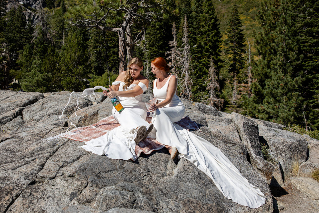 elopement couple enjoying a picnic at emerald bay